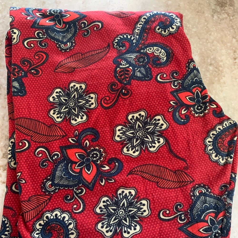 Lularoe tall and curvy leggings